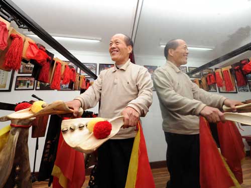 快板书吸引乡村民众--记北京市朝阳区快板刘文