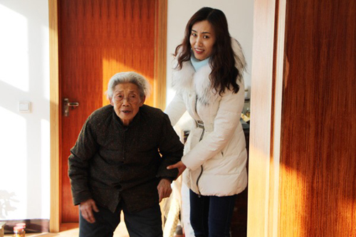 北京榜样主题活动官网-[敬业奉献]薛雪菲:柔肩