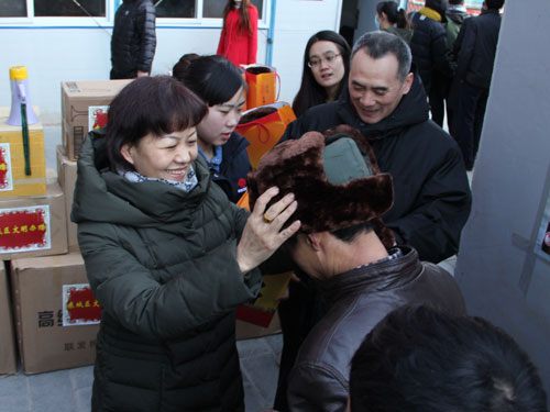 东城区举办温暖进工地 情献民工心主题活动