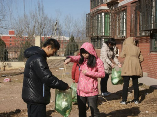北京工商大学良乡校区积极开展传承雷锋精神