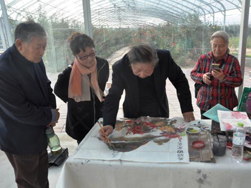 大兴:海南社区书画社纳波湾月季园采风 挥毫泼