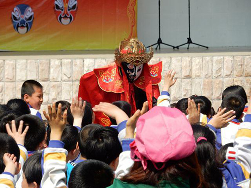 房山区城关小学开展艺术进校园活动