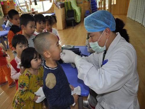 大兴区西红门双语幼儿园进行防龋齿工作