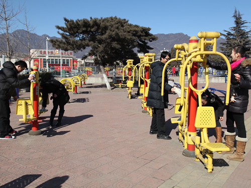 房山区燕山地区开展“3.5”学雷锋主题活动