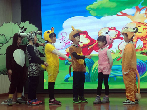 乡二小举办践行社会主义核心价值观课本剧表