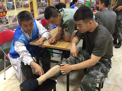 北京市鼓楼中医医院开展中医进军营系列活动