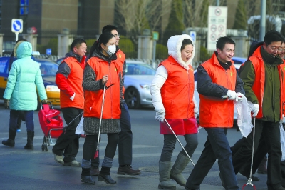 海淀区公益志愿者联队周末开展城市清洁行动