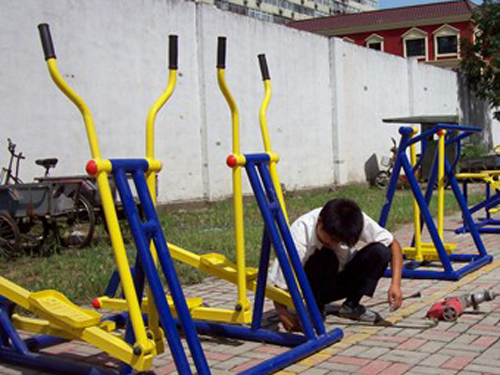 丰台大红门街道果园社区安装健身器材,惠泽居