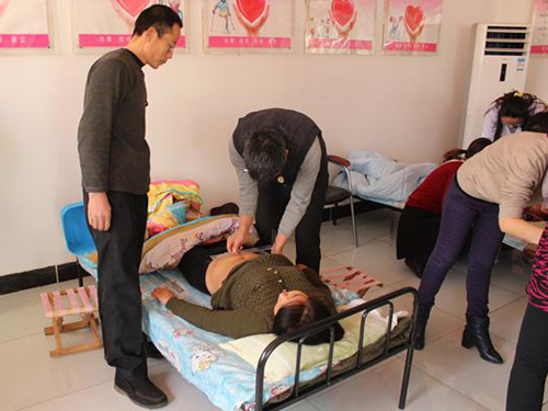 北京薄氏腹针研究院为房山区良乡镇残疾人义诊