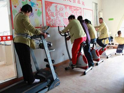 大兴区清源街道温馨家园为残疾人添置健身器材