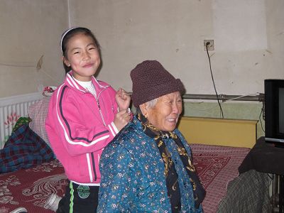 平谷区教工委基层组织积极开展重阳节尊老敬