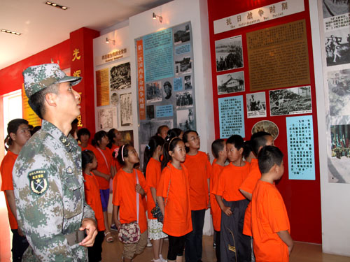 怀柔区龙山街道少年走进军营接受红色教育(图