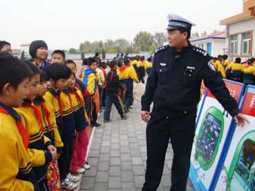 平谷东高村镇第二学区举办珍爱生命,快乐成长