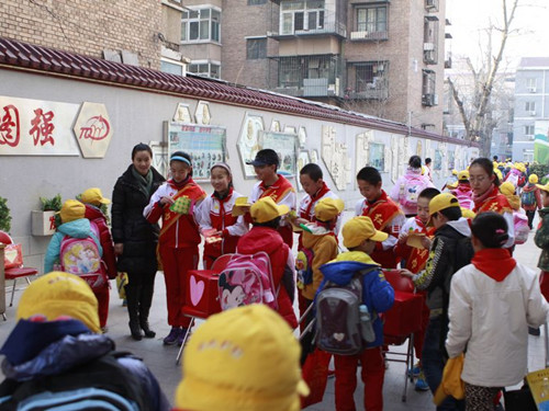 海淀区图强二小连续第7年组织开展华夏绿洲助