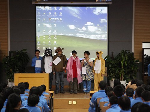 北京市朝阳外国语学校英文话剧表演带动道德教