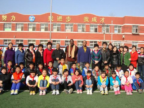 志愿服务课程"外教阅读"课走进房山区良乡中心小学(图)