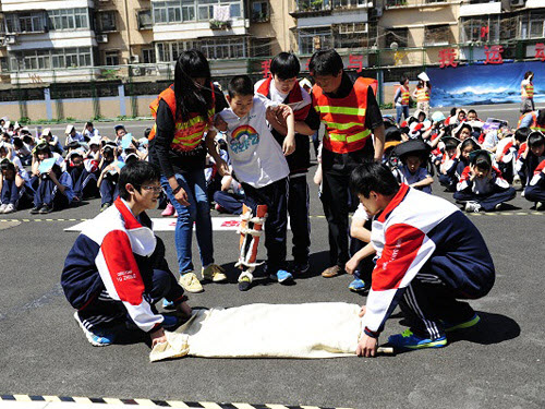 朝阳区北京青年政治学院附属中学加强安全教育