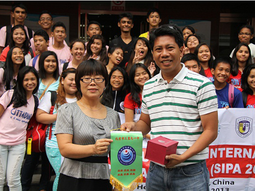 朝阳区:菲律宾学生代表团到三里屯一中访问交