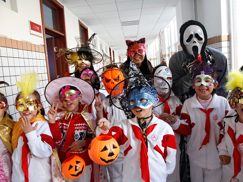 人大附中朝阳学校小学部开展万圣节狂欢活动(