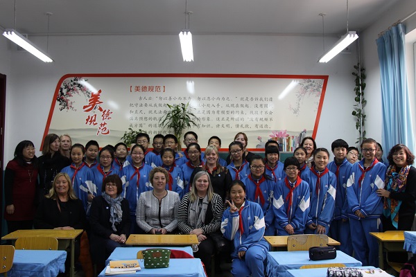 斯德哥尔摩孔子学院校长到朝阳三里屯一中幸