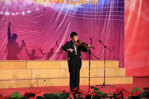 朝阳区大望路中学举办第十六届闪亮舞台 秀我