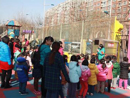大兴区民族幼儿园组织开展新学期消防演习活动
