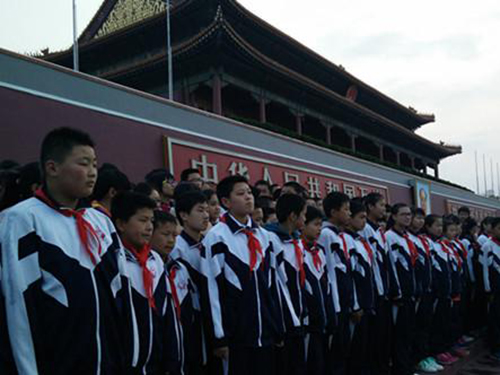 仪式 抒发爱国主义情怀--大兴区狼垡中学参加培