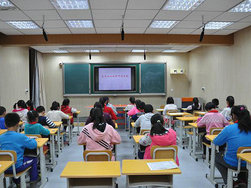 房山区良乡第二小学举行汉字听写大赛(图)