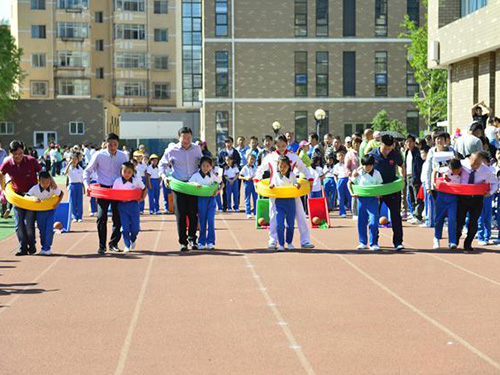 冬奥冠军助阵延庆县二小运动会(图)