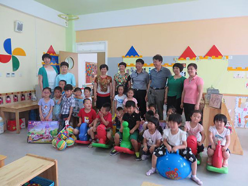 大兴区瀛海镇开展六一送祝福活动(图)