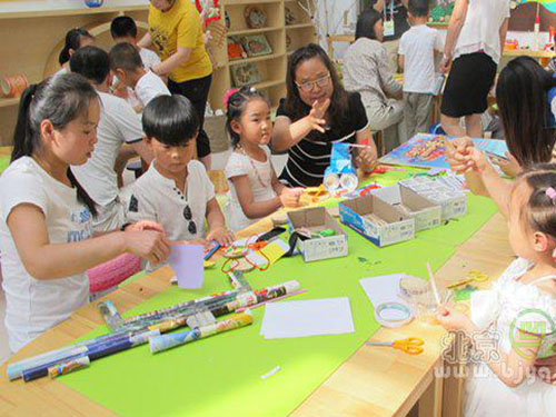 延庆县康庄镇推广绿色生活亲子环保制作活动