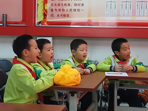 丰台区首医大附小开展小百合进社区志愿服务活