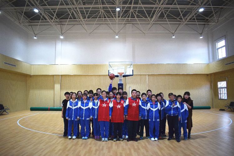 密云区大城子学校开展初二年级篮球友谊赛活动