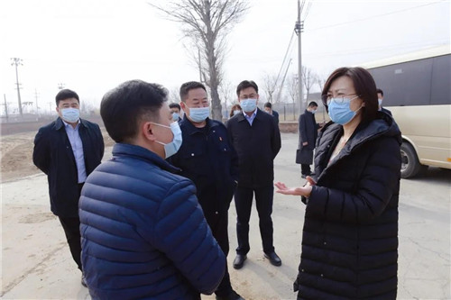 房山区委副书记,区长郭延红以"四不两直"方式检查大气污染防治等工作