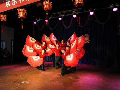 海淀西三旗街道建材城联合社区新春联欢会凝集