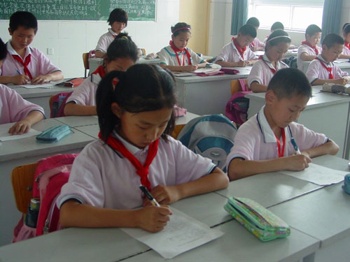 昌平区百善学校学生上营养课(图)