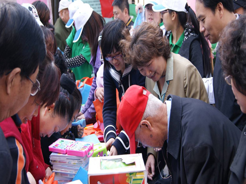 涂鸦显现绿色出行理念--海淀区开展绿色出行