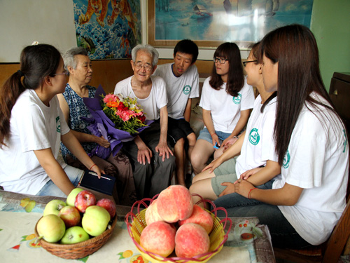 怀柔泉河街道北园社区组织大学生开展暑期志愿