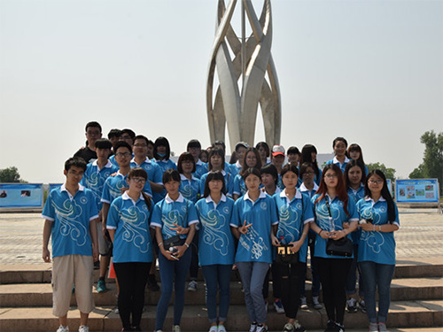 延庆团县委积极组织志愿者参加我为世园做贡