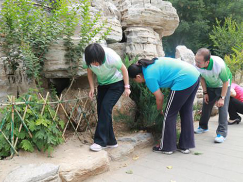 大兴区清源街道职康站开展快乐游戏 户外寻宝