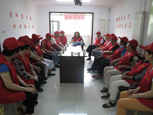 大兴义东社区召开老干部展阳光心态 吐幸福生