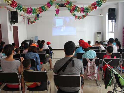 大兴区瀛海镇开展红色电影进社区活动(图)