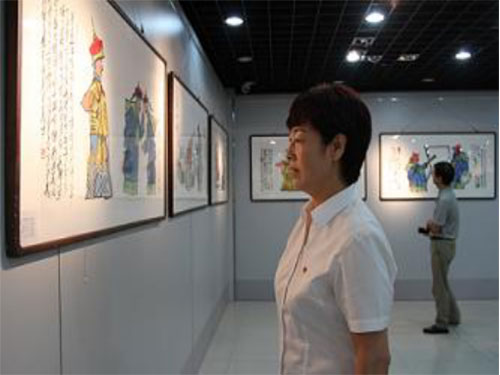 大兴区瀛海镇组织党员干部参观廉政画展和观看