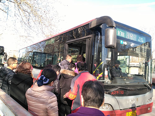 丰台区晨宇社区开展学雷锋志愿服务活动(图)