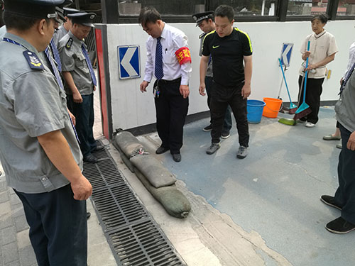 台区东铁匠营街道同仁园社区开展安全生产月宣