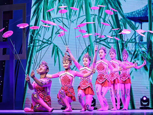 北京杂技团庆祝60华诞系列活动拉开序幕(图)