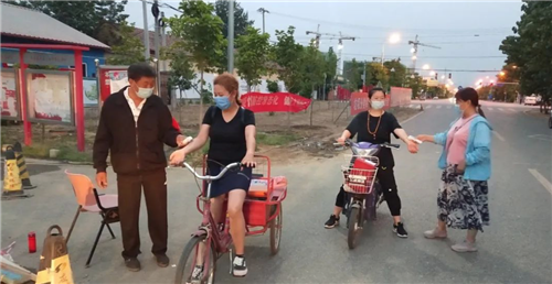 信息公开 宣传教育 为做好端午期间疫情防控工作,张各庄村"两委"