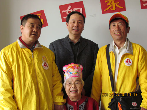 [北京] 大兴区胜似儿女的引导员去敬老院看望老人