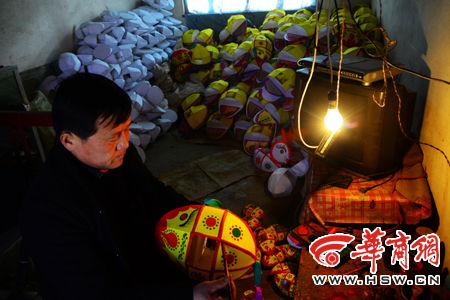 笼冲击市场 宝鸡陇县纸质花灯制作工艺亟待保护