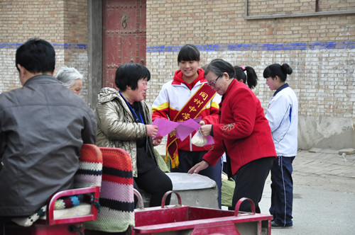[陕西]大荔同州中学开展讲文明 树新风宣传活